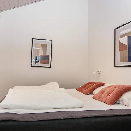 6 Person Holiday In R Nde